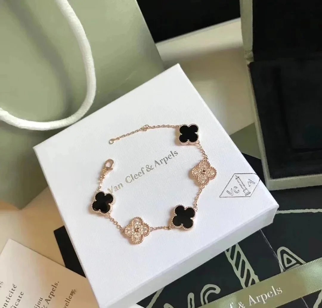 Van Cleef & Arpels B