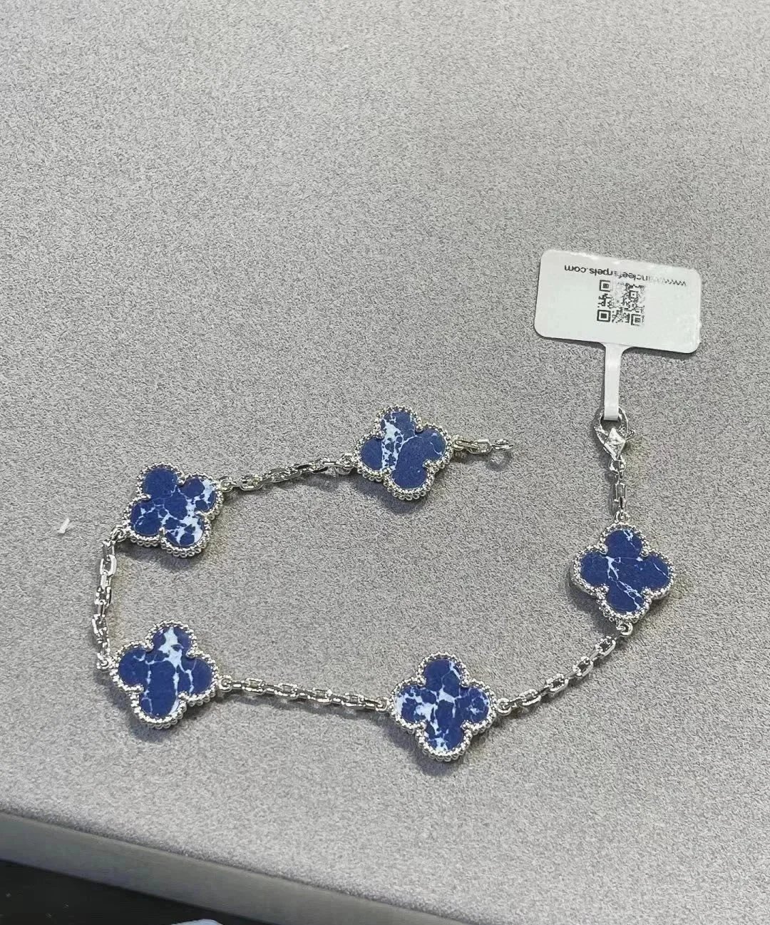 Van Cleef & Arpels B