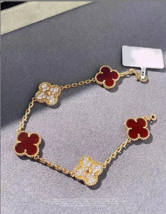 Van Cleef & Arpels R