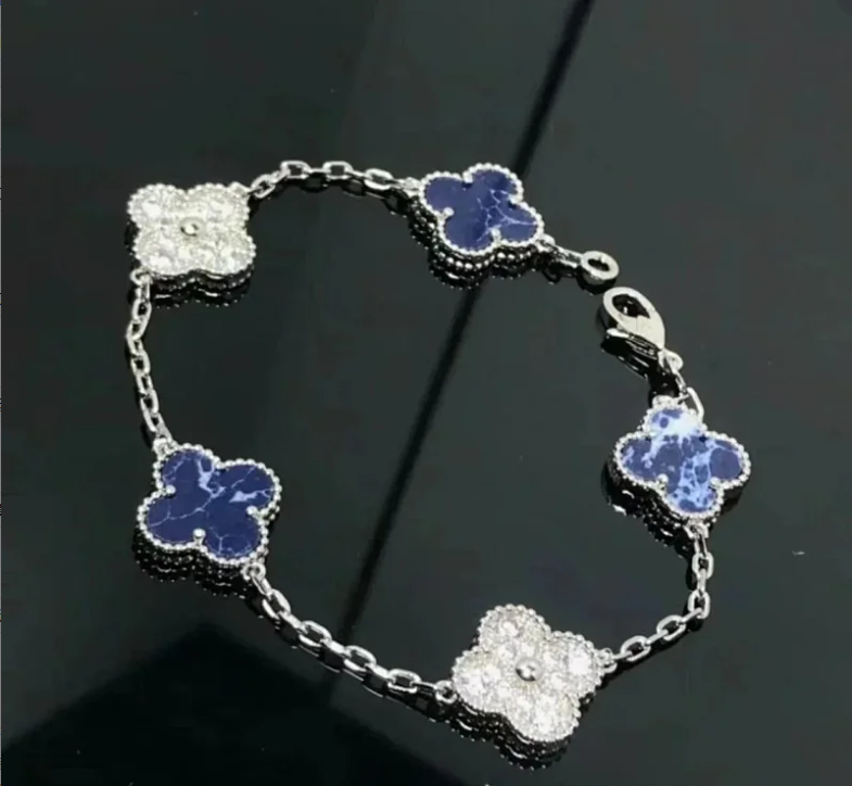 Van Cleef & Arpels B