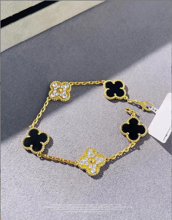 Van Cleef & Arpels B