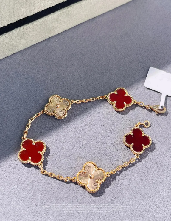 Van Cleef & Arpels R