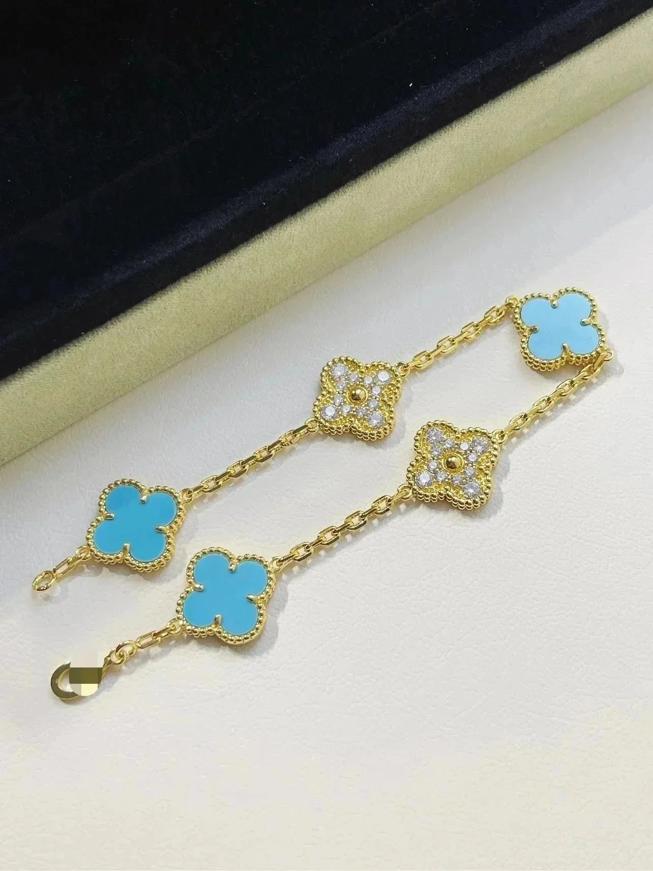 Van Cleef & Arpels T