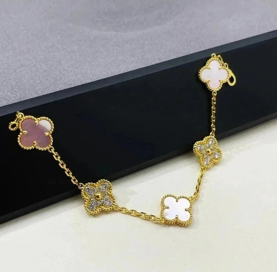 Van Cleef & Arpels W