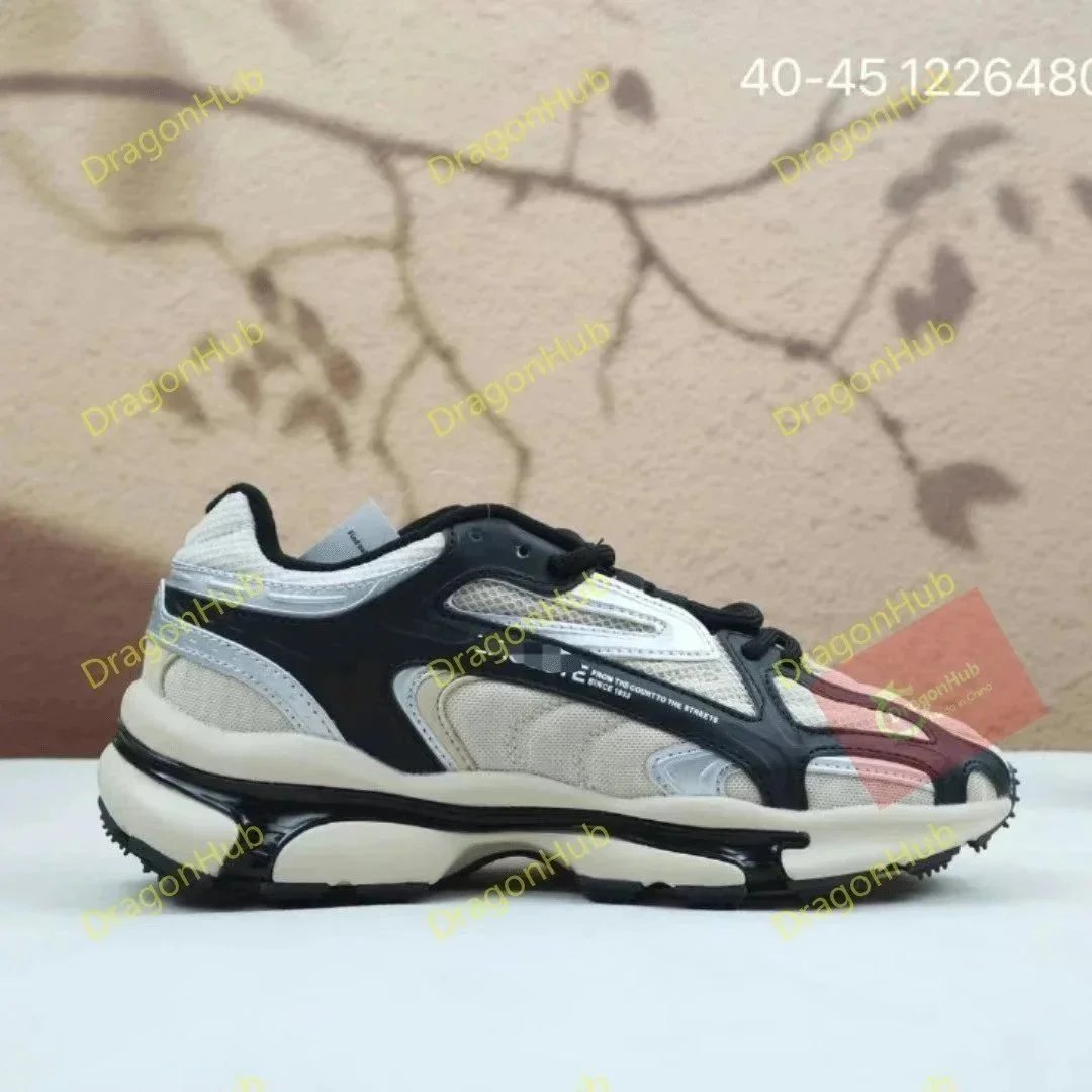Balenciaga Triple S 