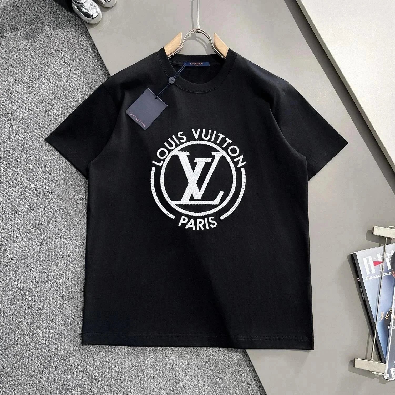 T-Shirt photo 4