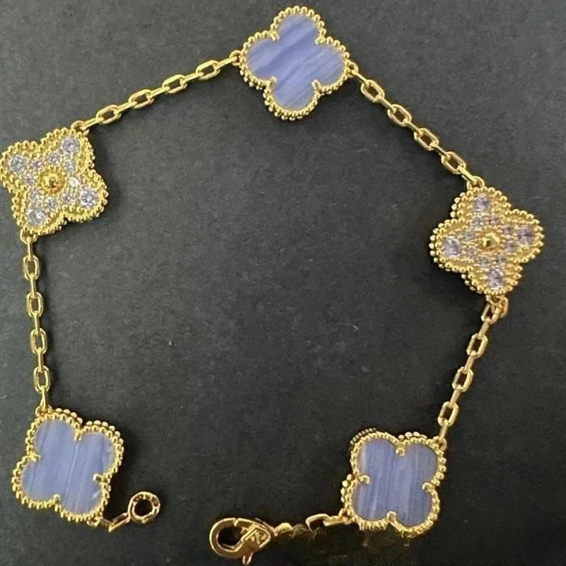 Van Cleef & Arpels B