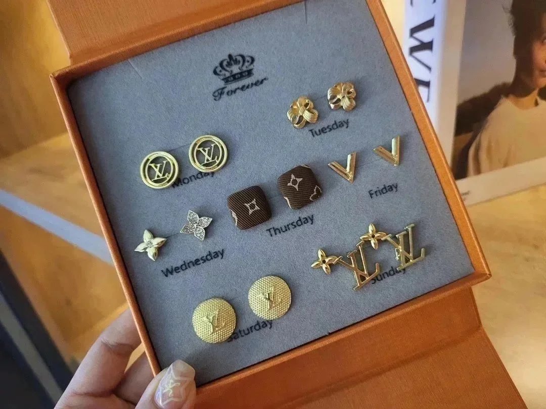Louis Vuitton Gold E