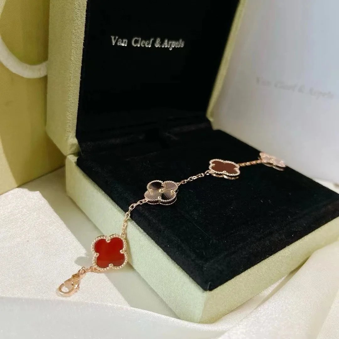 Van Cleef & Arpels R