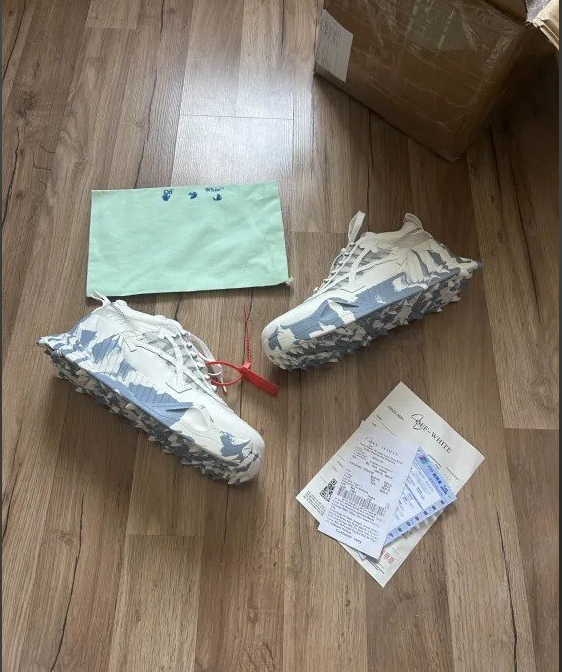 Off-White Blue Sneak