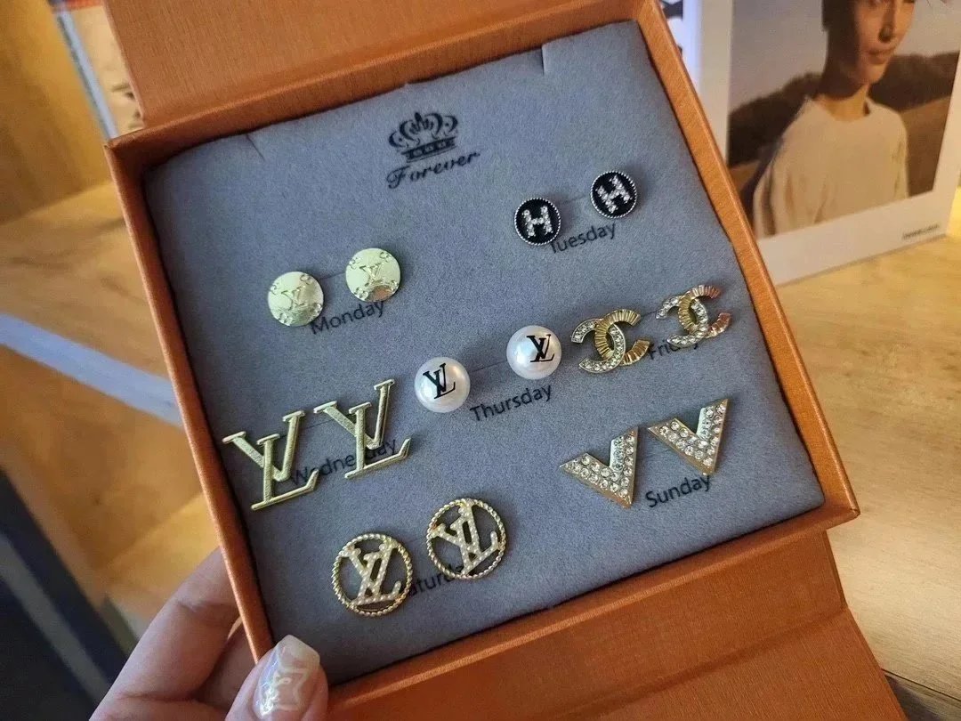 Louis Vuitton Gold E
