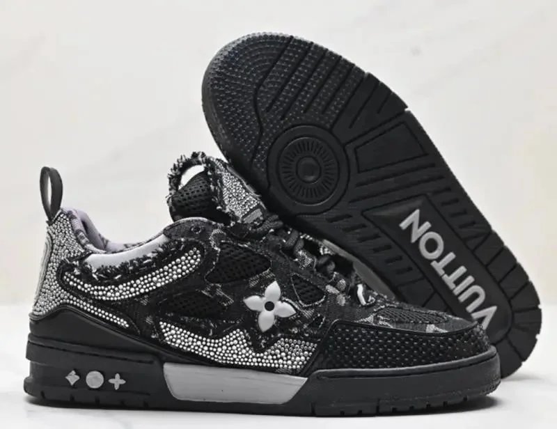 Louis Vuitton Black 