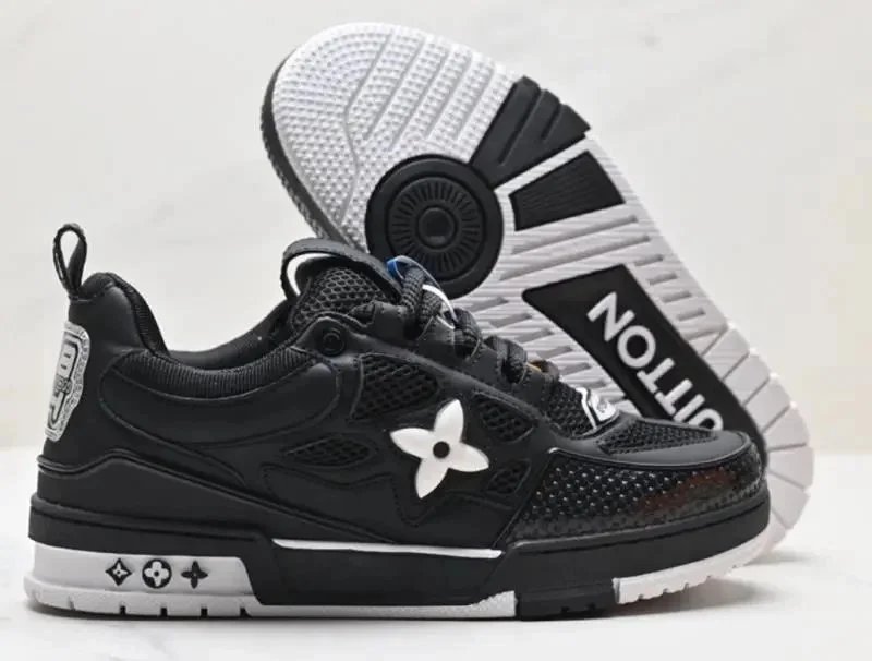 Louis Vuitton Black 