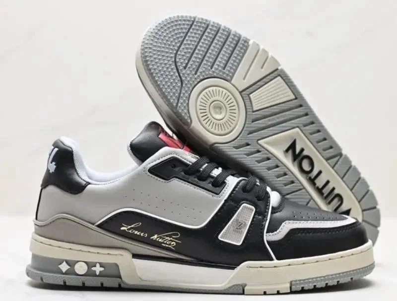 Louis Vuitton Black 