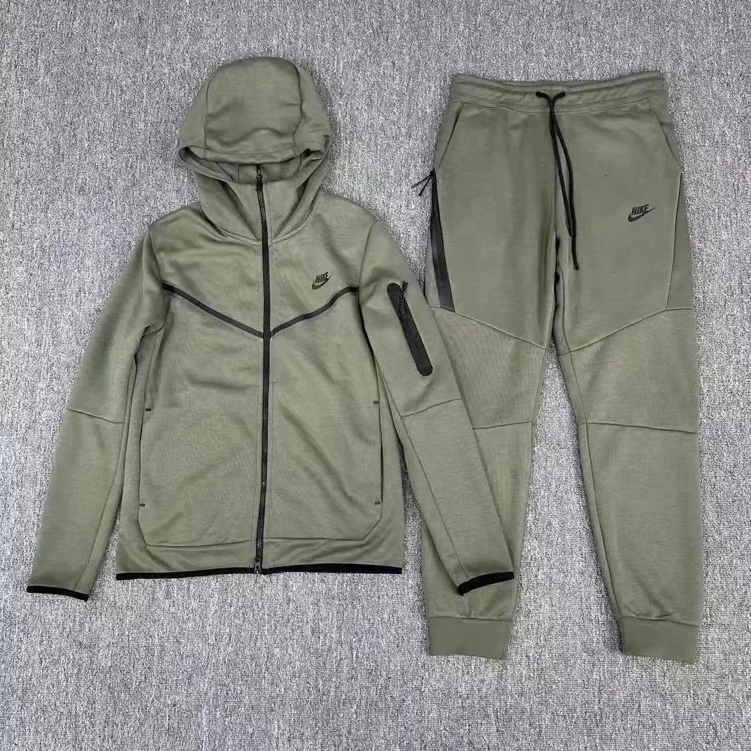 Nike Tech Fleece Oli
