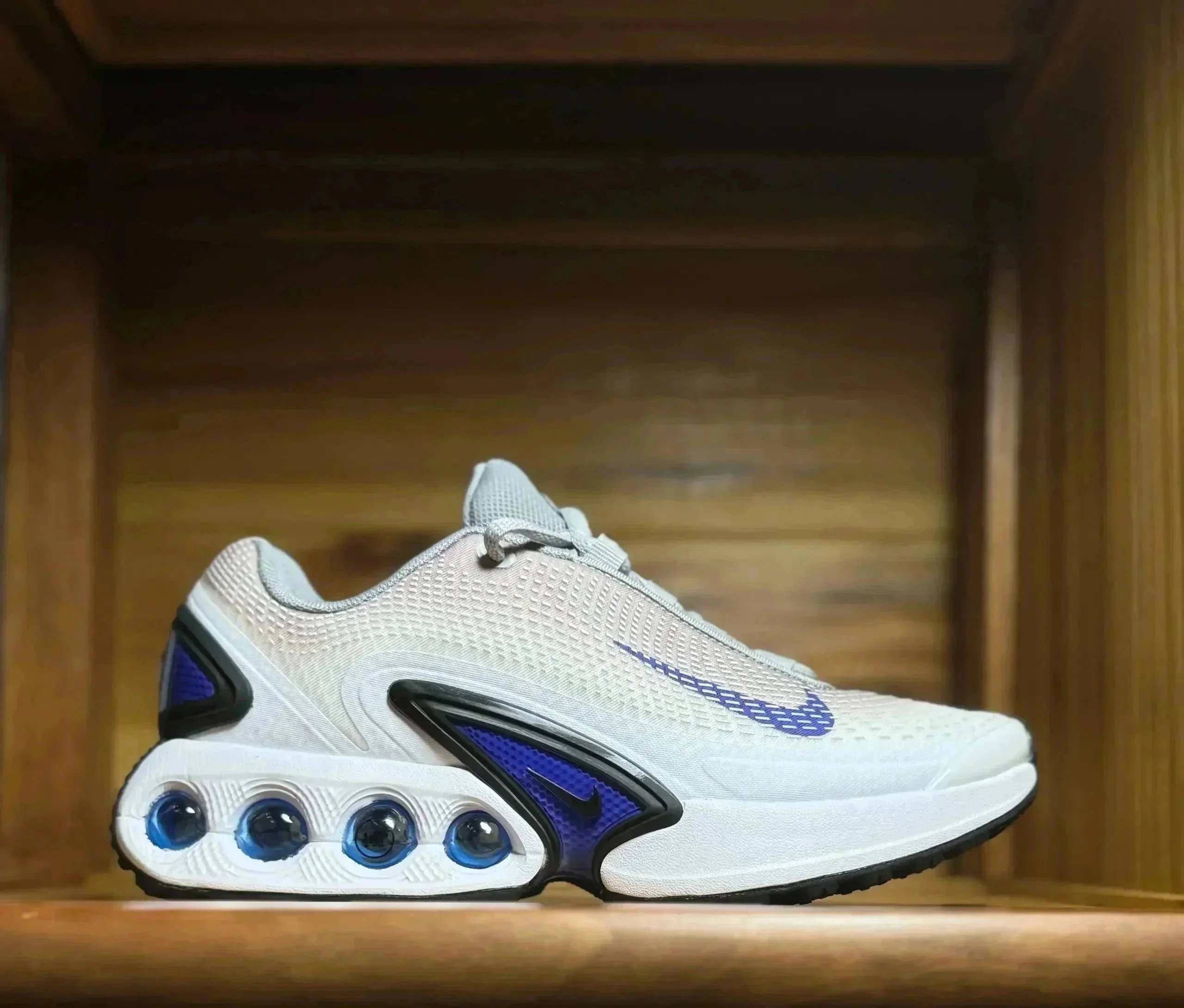 Nike Air Max Vision 