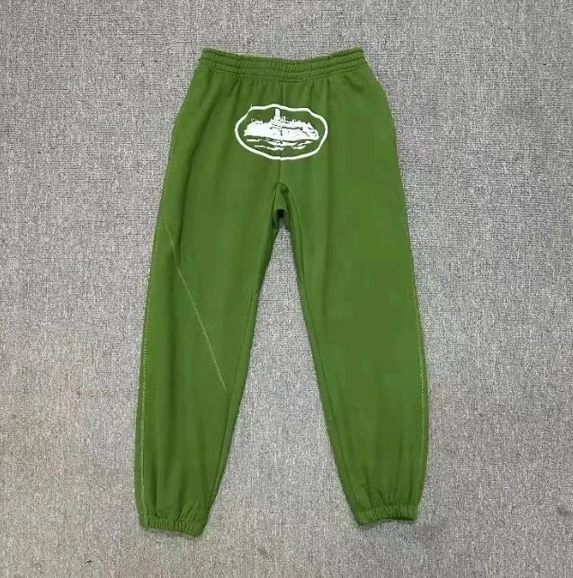 Green Sweatpants wit