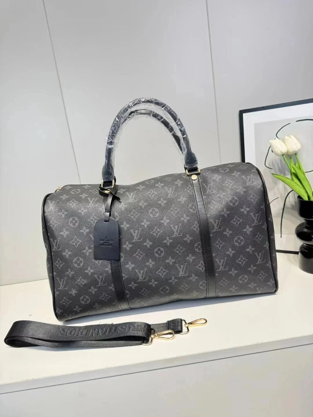 Louis Vuitton Keepal