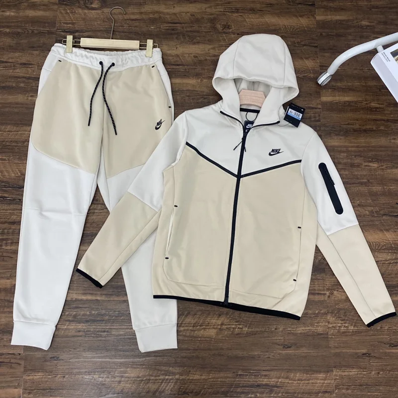 Nike Tech Fleece Bei