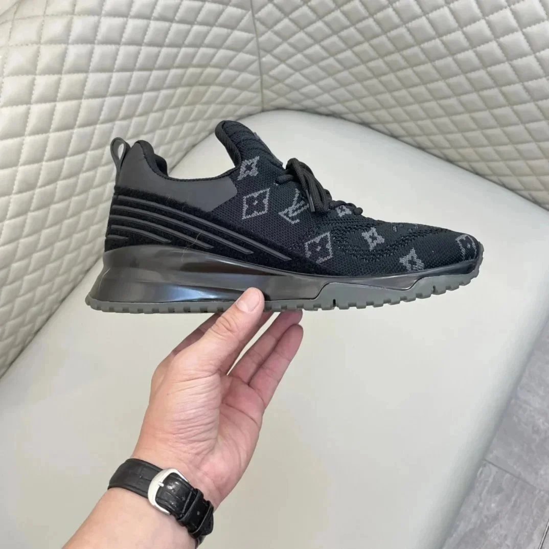 Louis Vuitton Black 