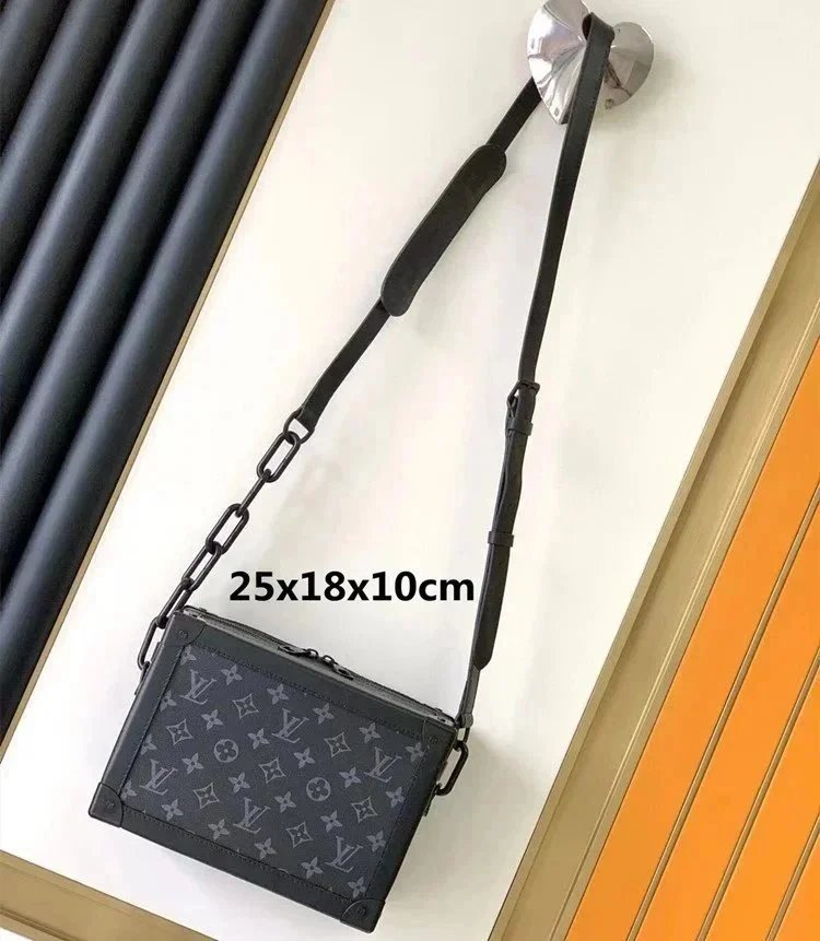 Louis Vuitton Black 