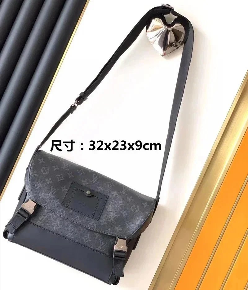 Louis Vuitton Black 