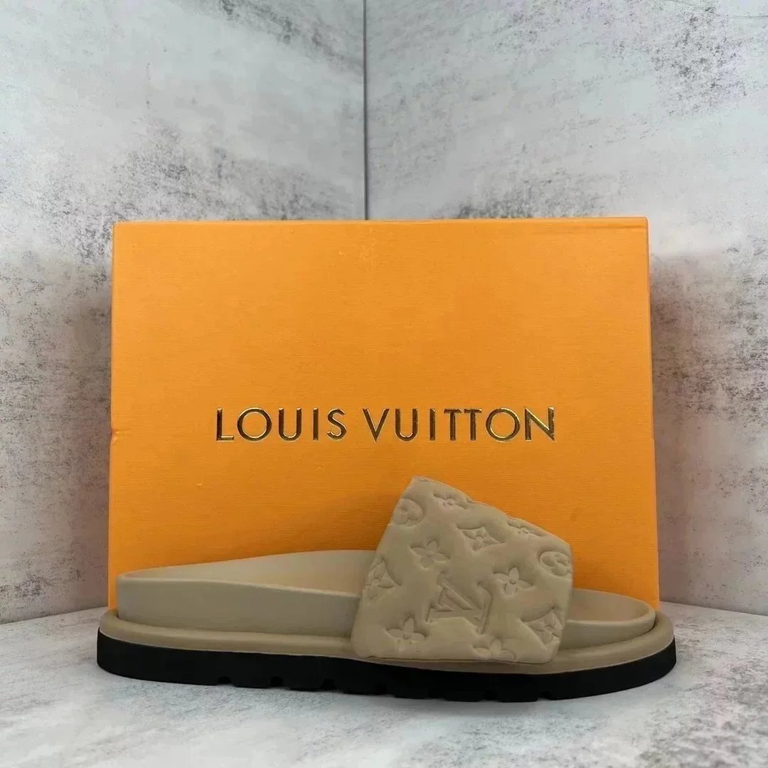 Louis Vuitton Beige 
