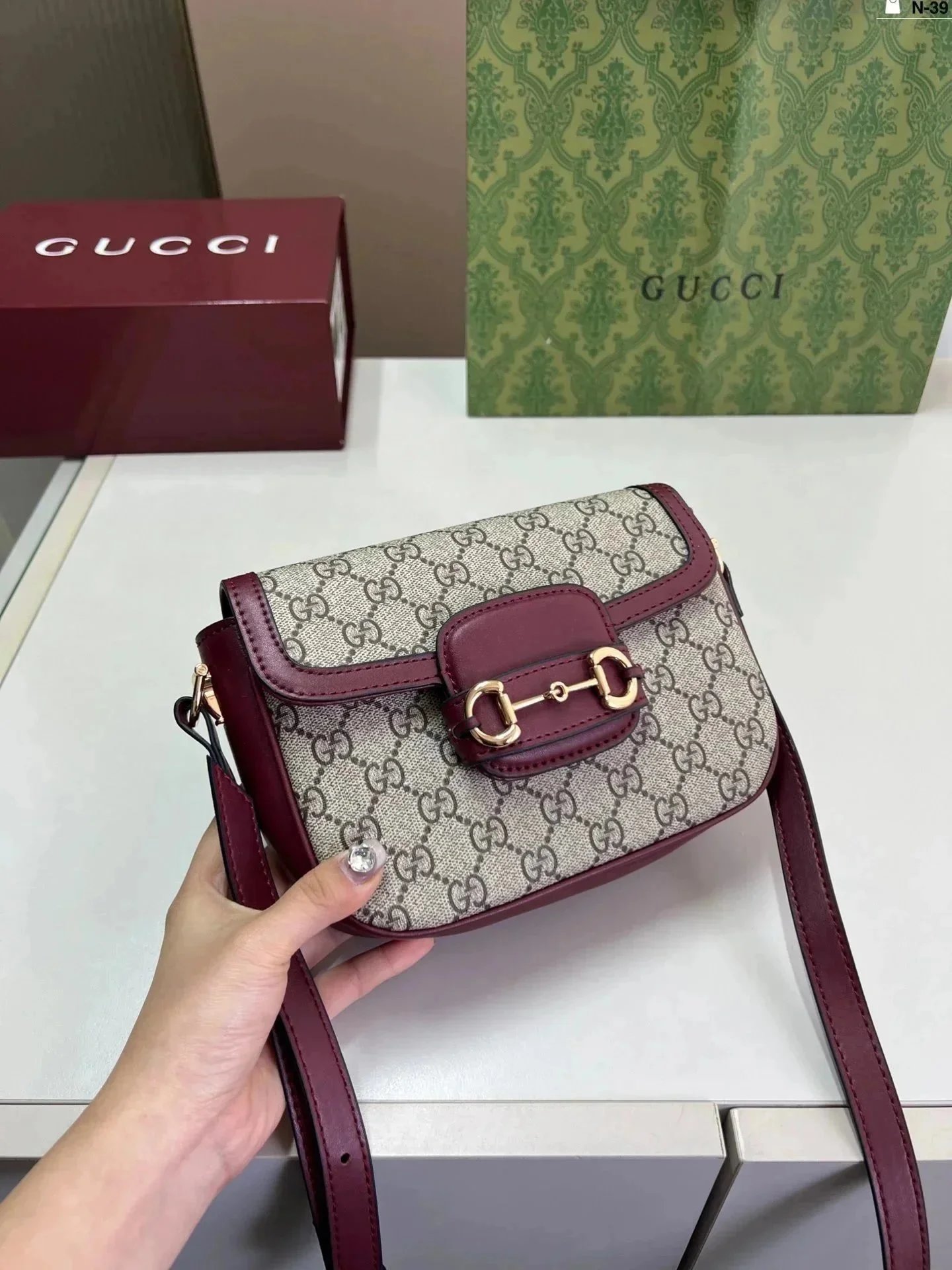 Gucci Horsebit Beige