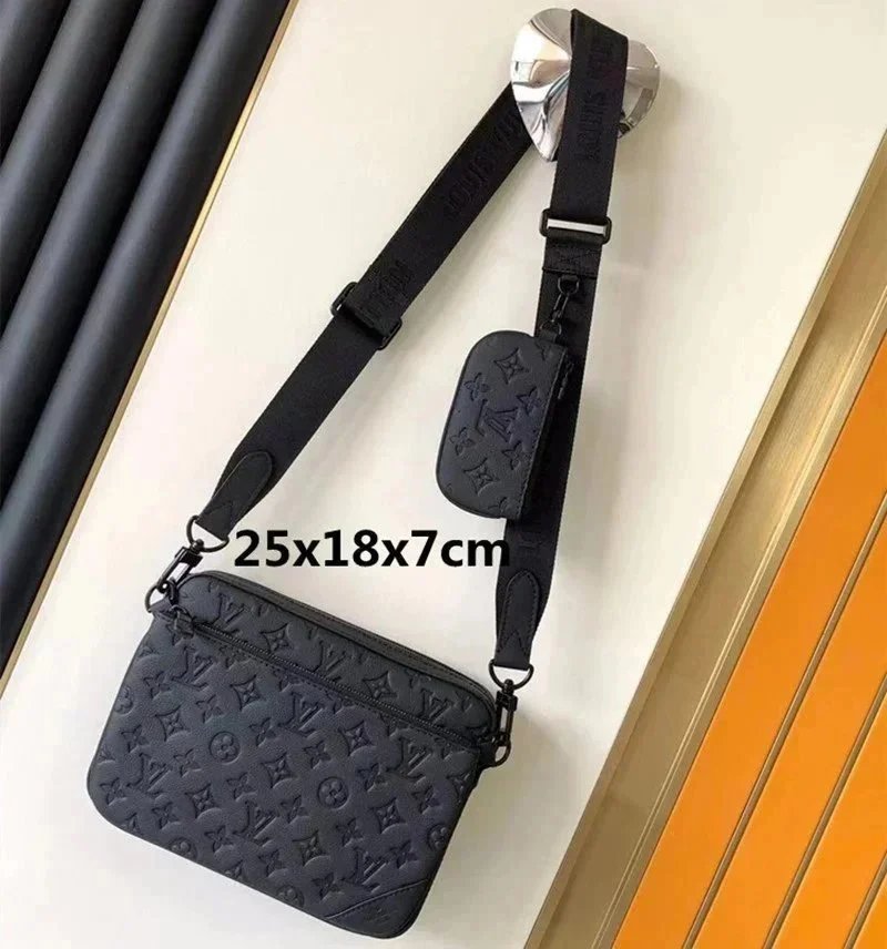 Louis Vuitton Black 