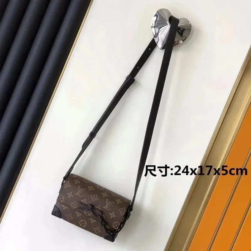 Louis Vuitton Brown 