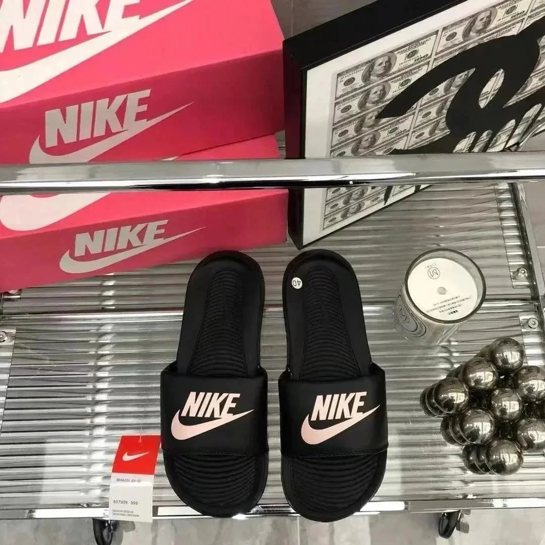 Nike Benassi Black S