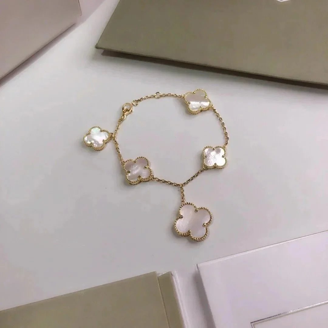 Van Cleef & Arpels W