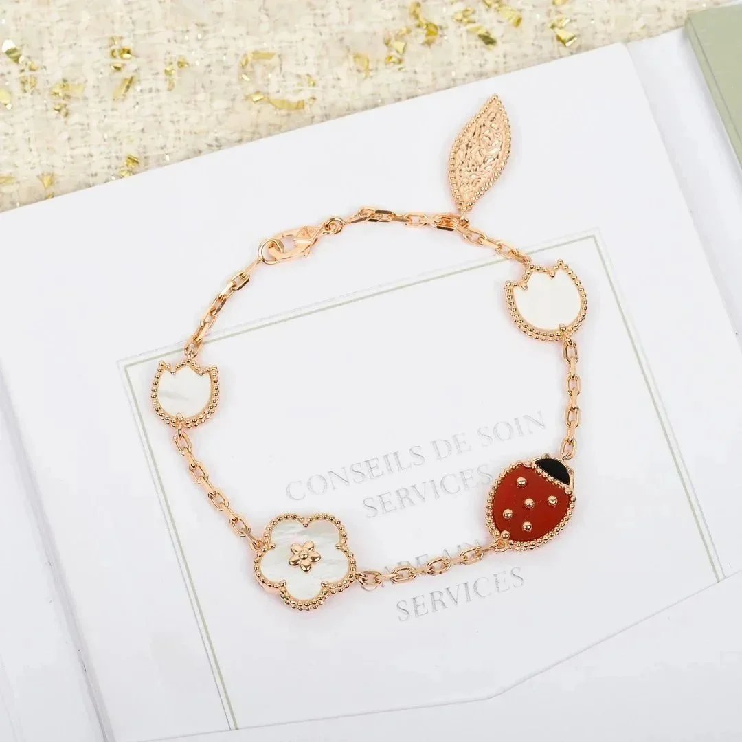 Van Cleef & Arpels W