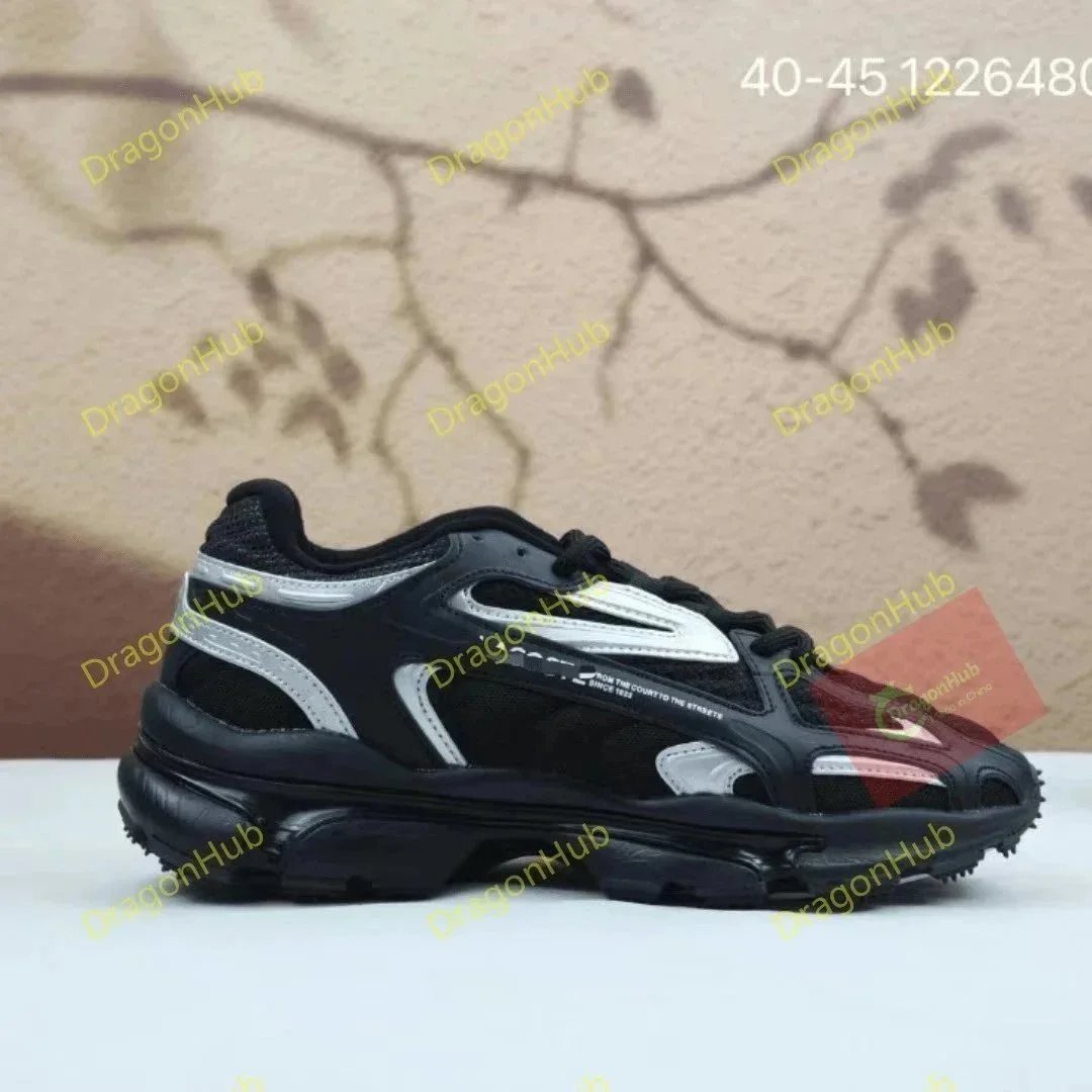Balenciaga Triple S 