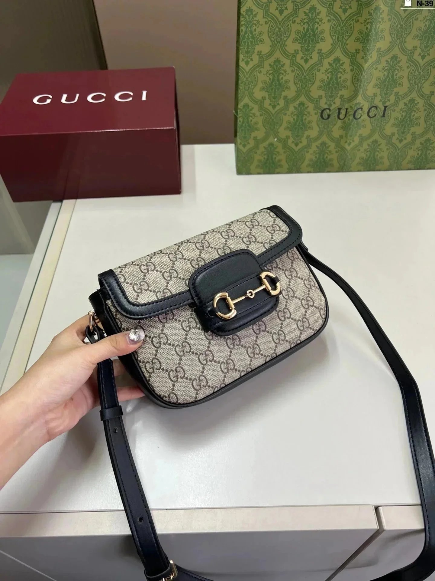 Gucci Horsebit Beige