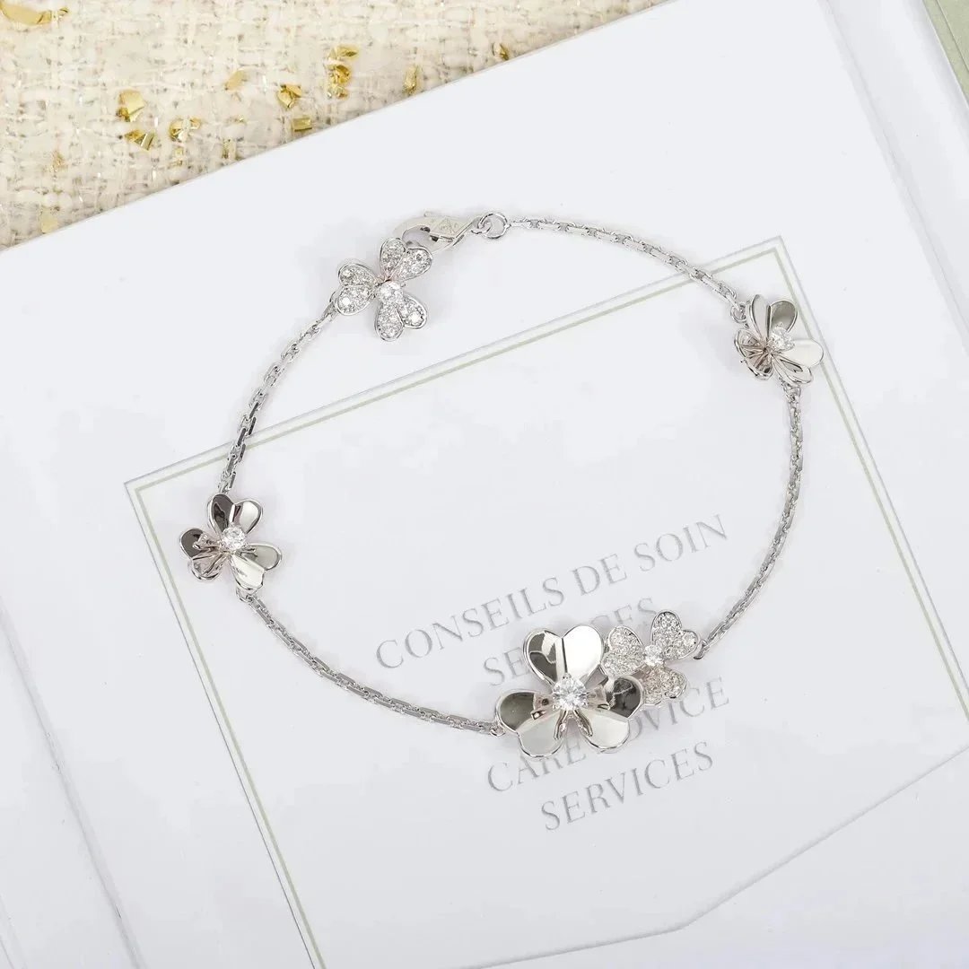 Van Cleef & Arpels W