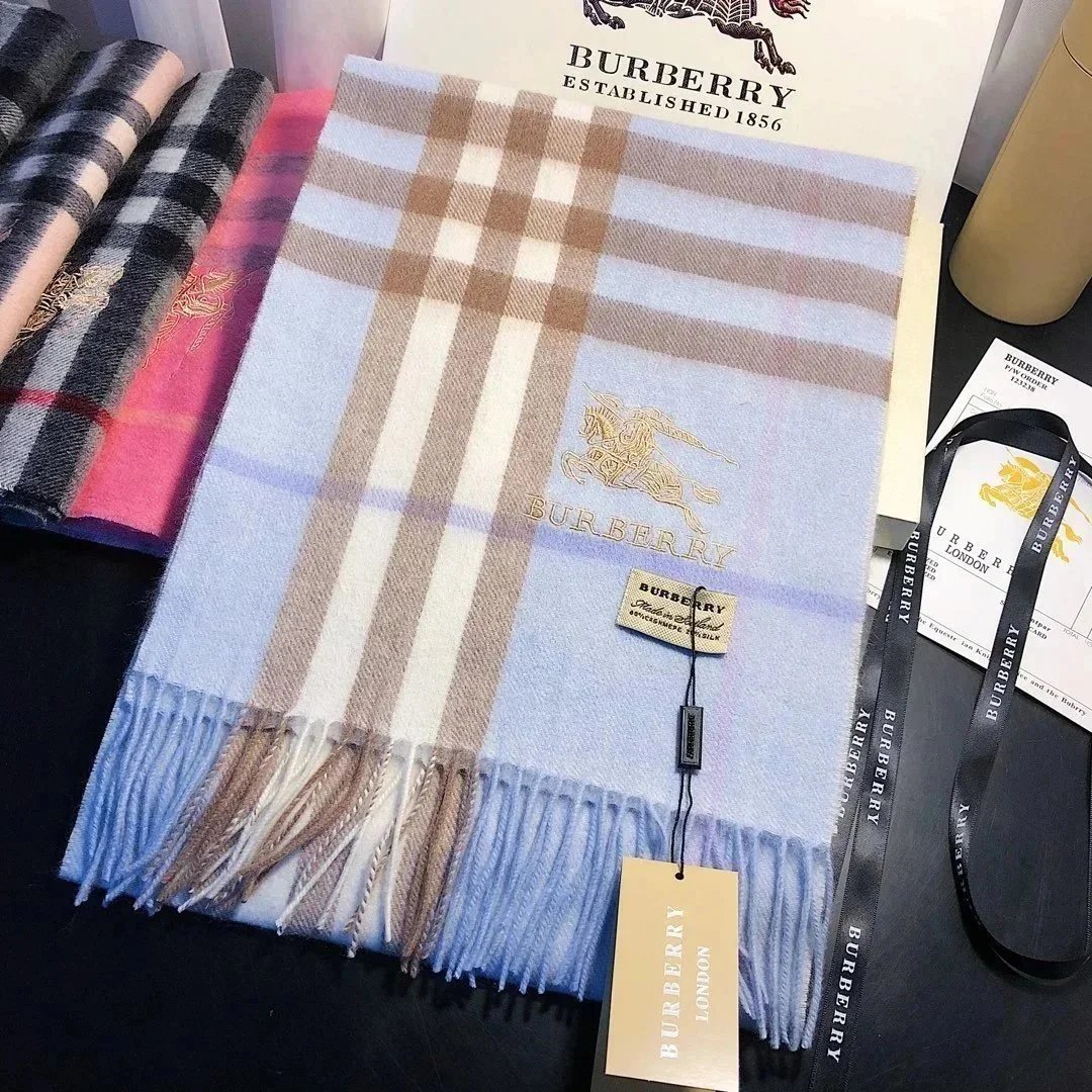 Burberry Light Blue 