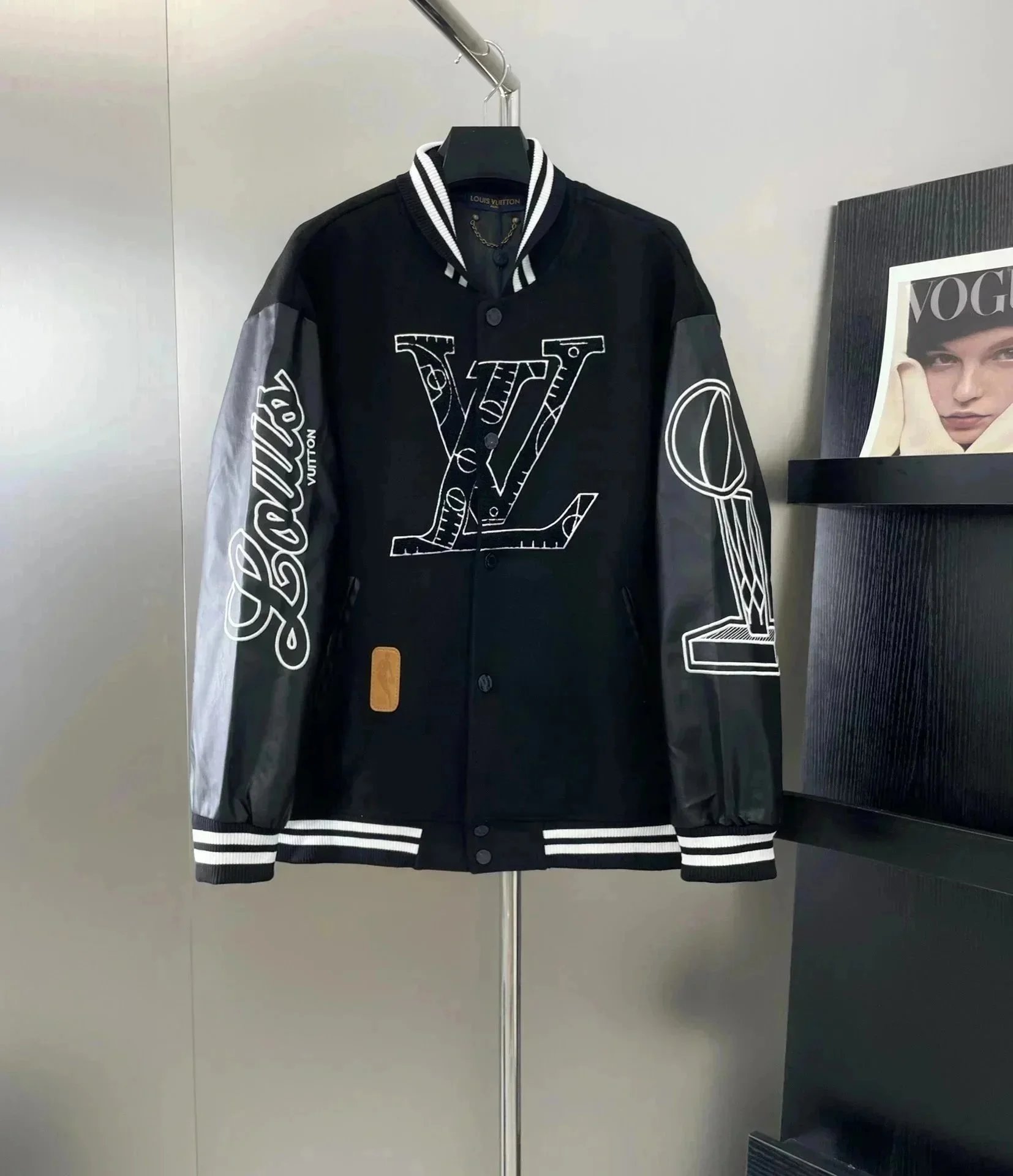 Louis Vuitton Black 