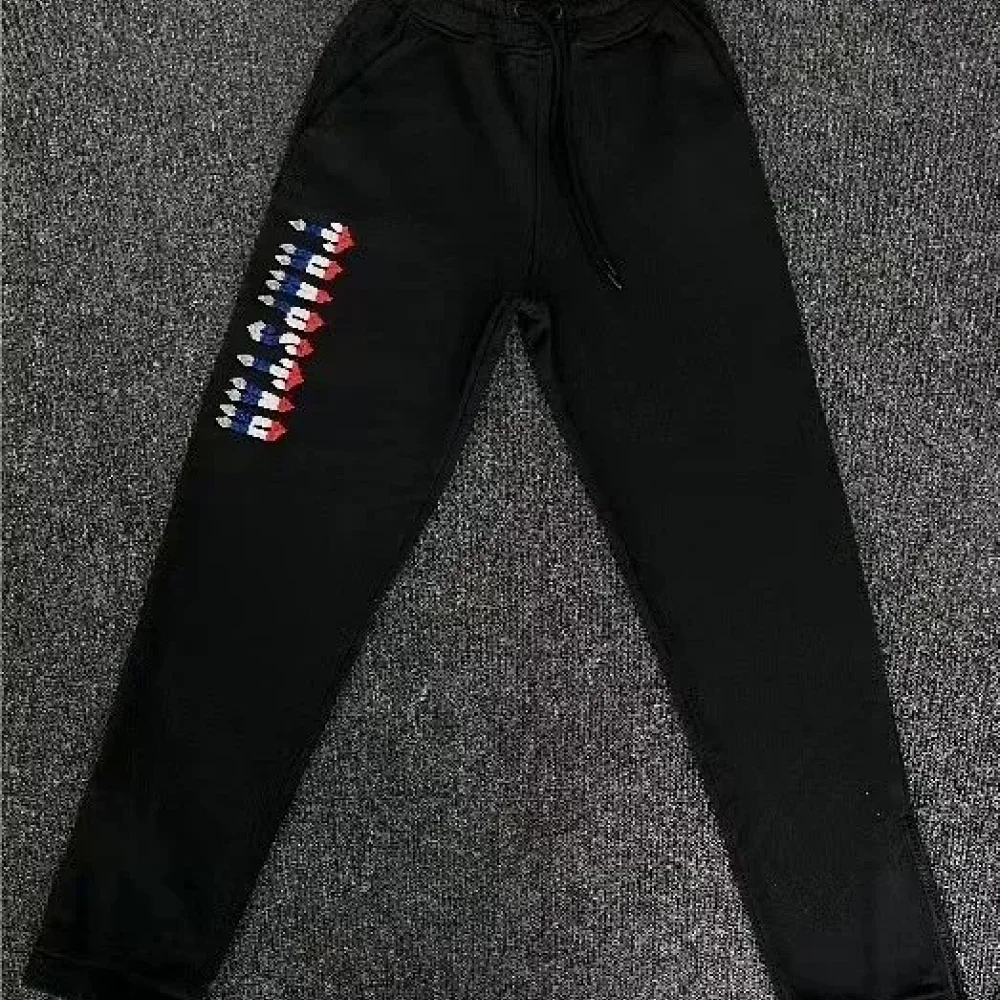 Trapstar: American High-Street Style Joggers with Black Panther Print