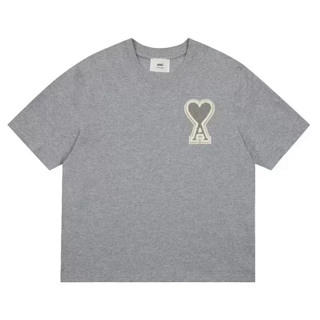 AMI Paris T-Shirts de Coeur Logo Short-Sleeve T-Shirt product detail image 11