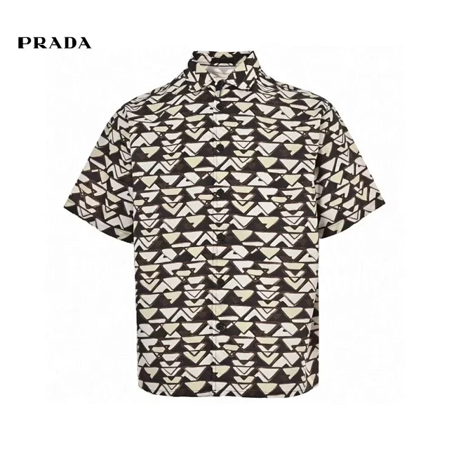 Prada T-Shirts Short-Sleeve Logo Print T-Shirt product detail image 11