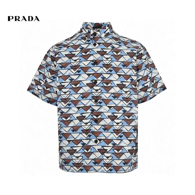 Prada T-Shirts Short-Sleeve Logo Print T-Shirt product detail image 10