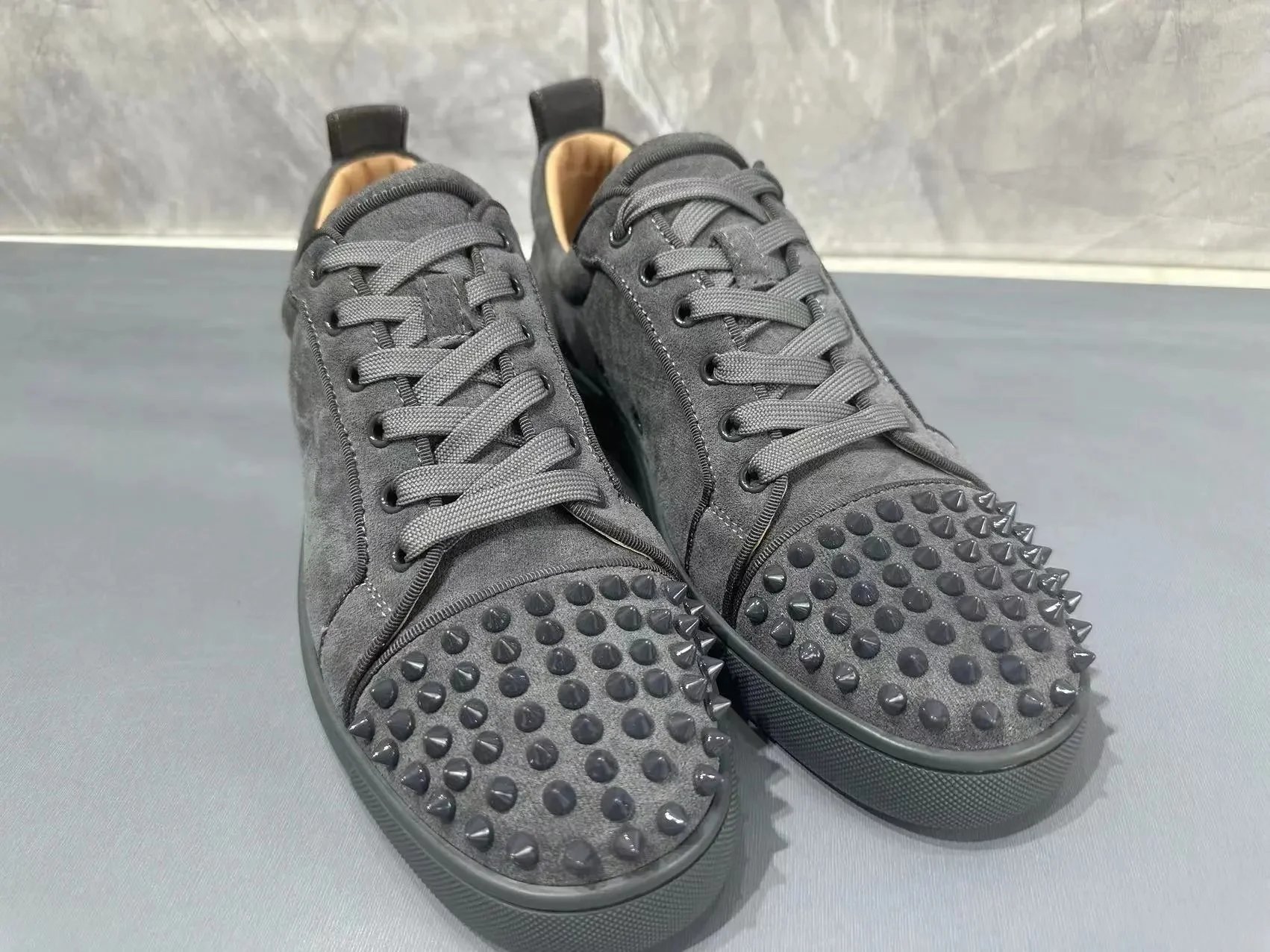 CL Louboutin铆钉板鞋平底透气休闲潮牌 6