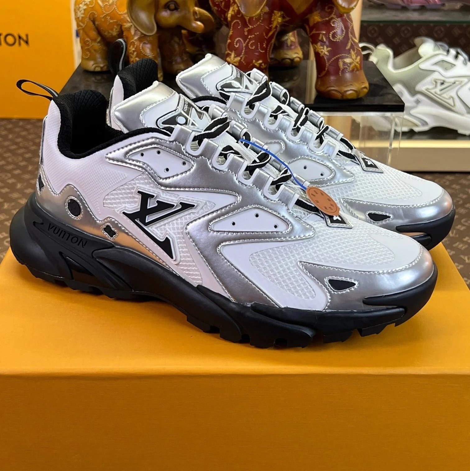 Louis Vuitton Sneakers High-Top Chunky Mesh — Silver-white