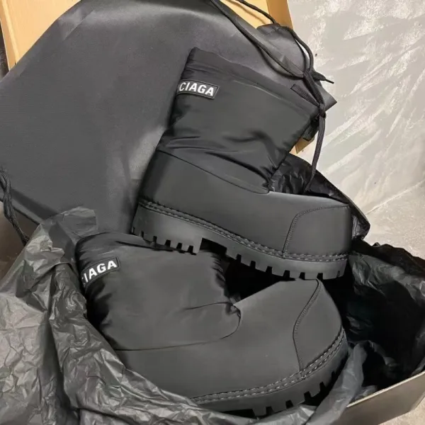 Balenciaga Snow Boot Black Boots - 19