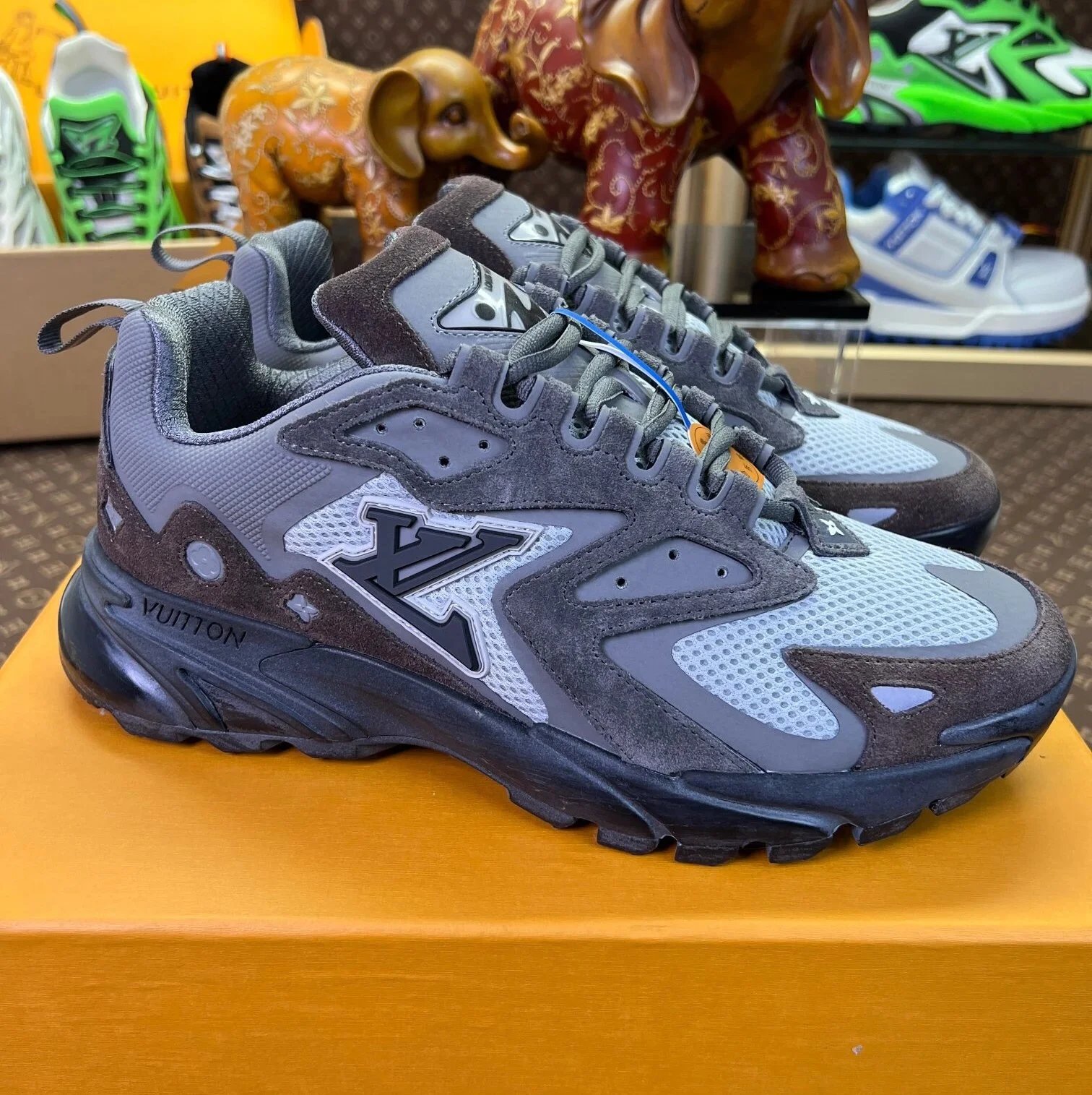 Louis Vuitton Sneakers High-Top Chunky Mesh — gray