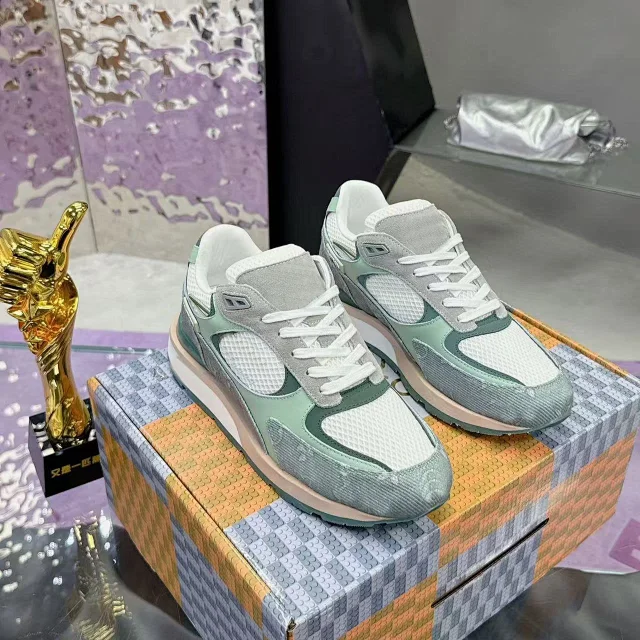 Louis Vuitton Sneakers Run Away Mesh and Suede product detail image 4