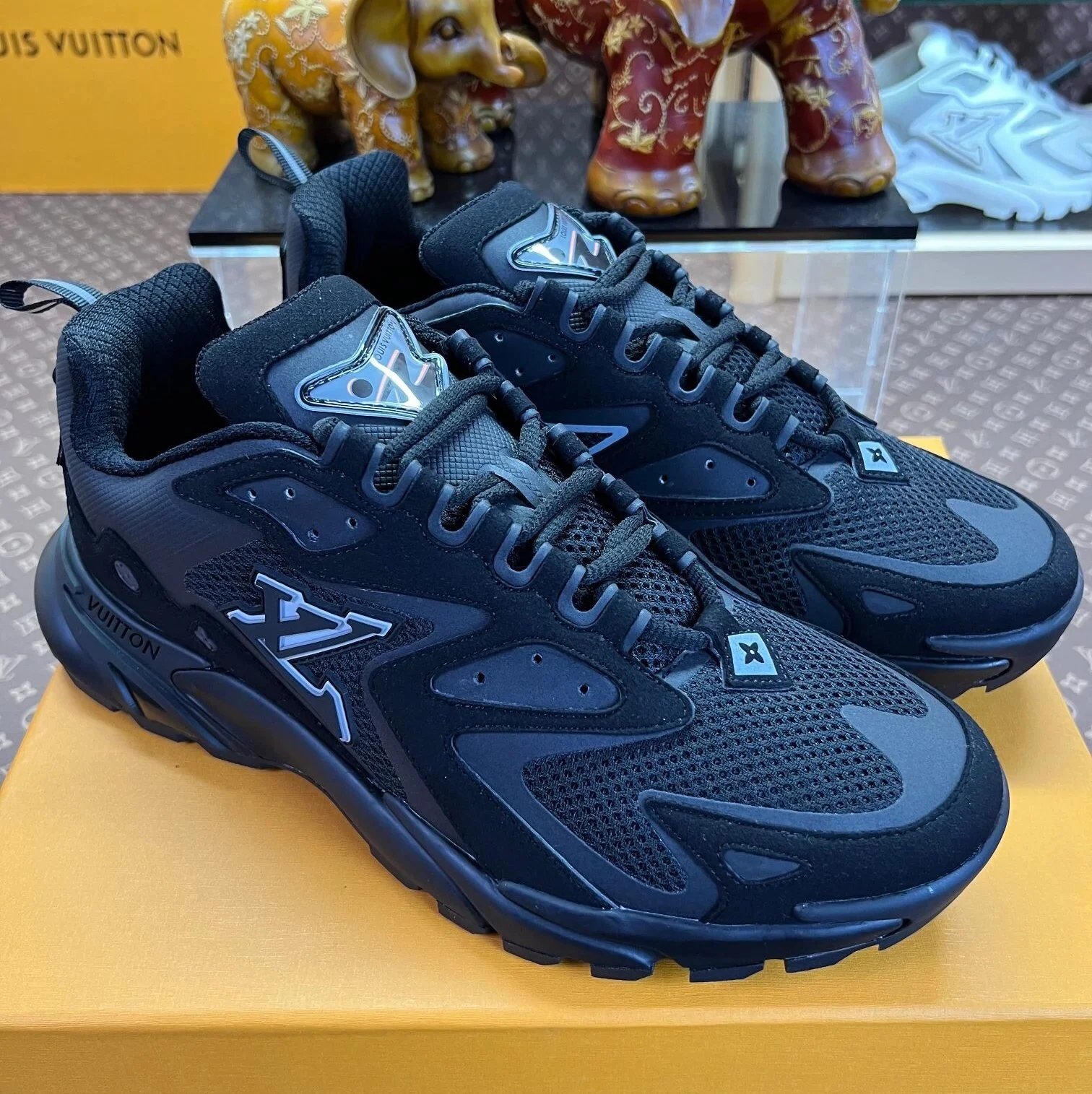 Louis Vuitton Sneakers High-Top Chunky Mesh — Black