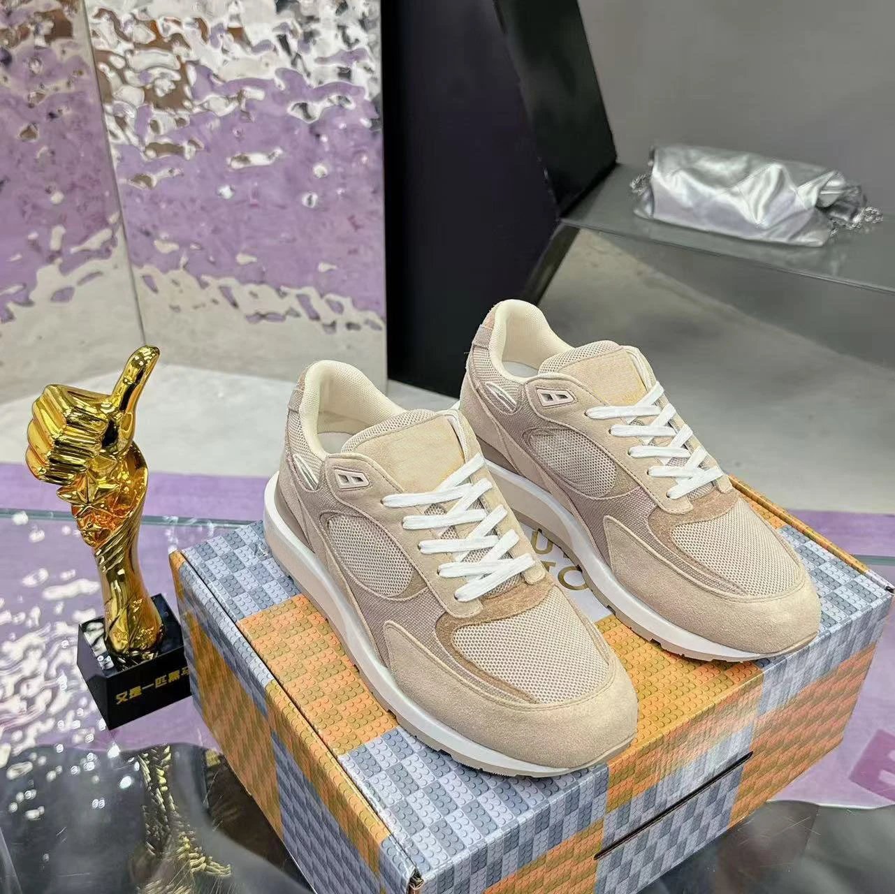 Louis Vuitton Sneakers Run Away Mesh and Suede — 5