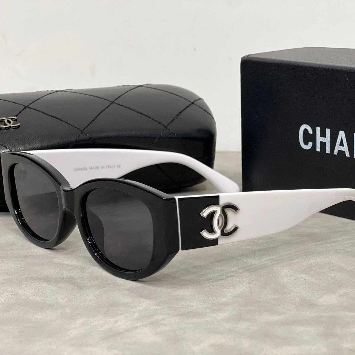 Chanel爆款夏天百搭时尚精致字母墨镜 5